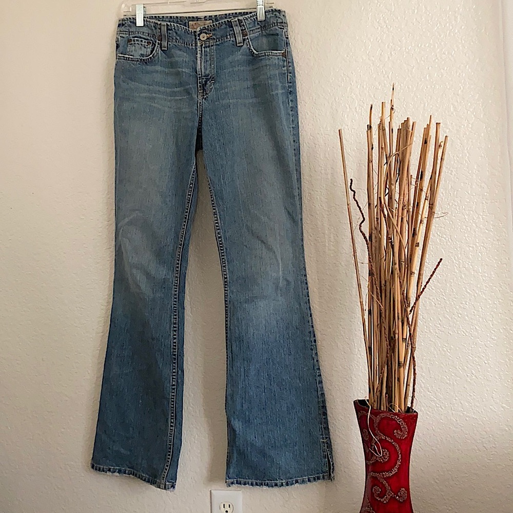 grunge||western||alt||vintage||y2k|| distressed, long, bootcut/flare denim jeans